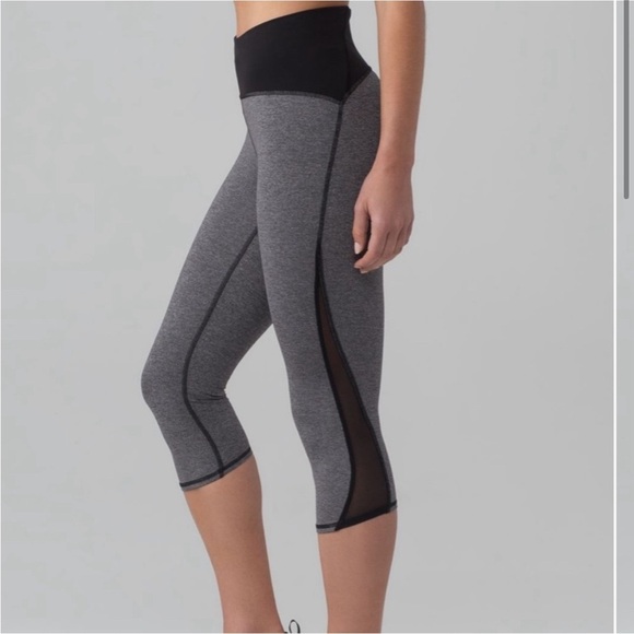 Lululemon Women's Train Times Crop Joggers Size 4 Heathered Black Activewear - Picture 4 of 9